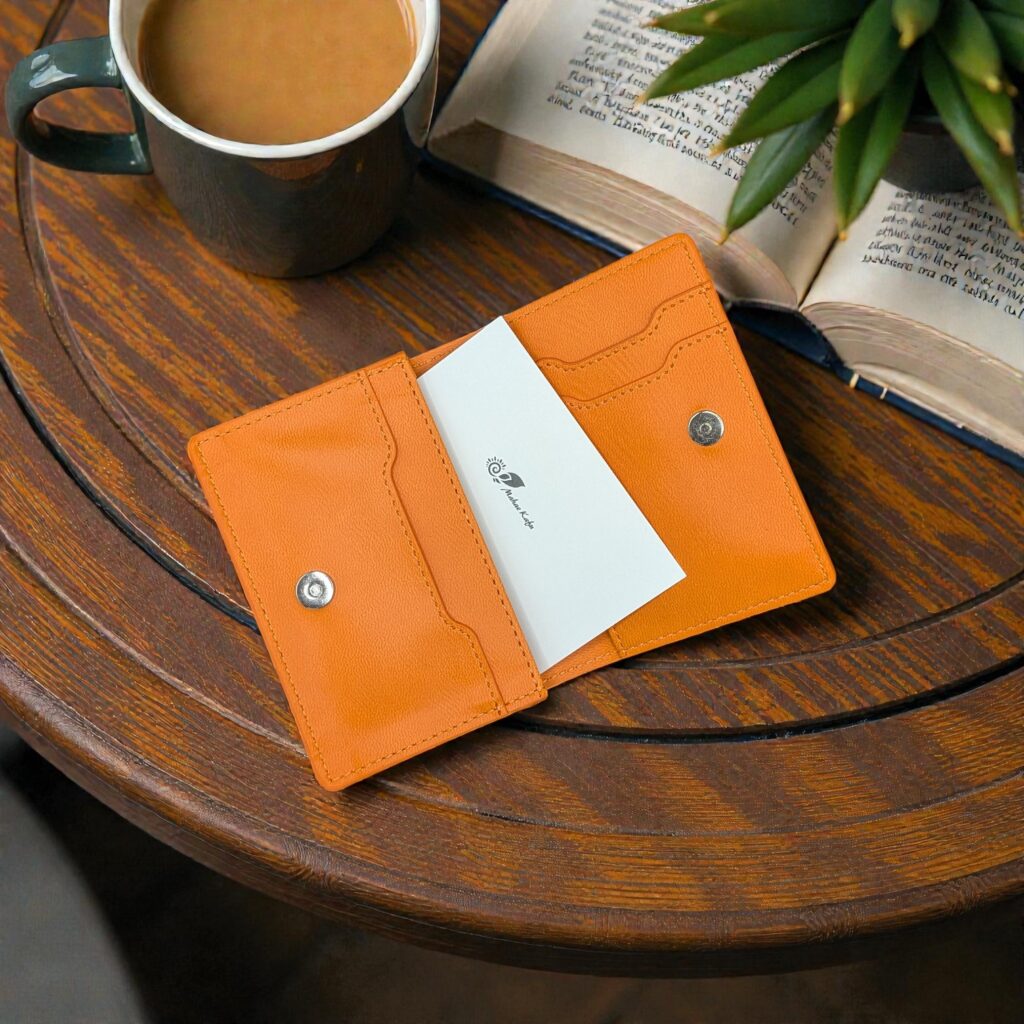 企業ロゴで作るオリジナル名刺入れ。企業の想いを形に。